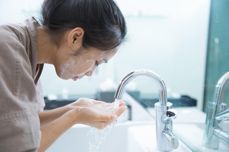 Cách sử dụng kem trị sẹo rỗ