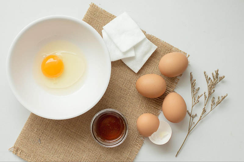 Chữa nám chân đinh bằng trừng gà