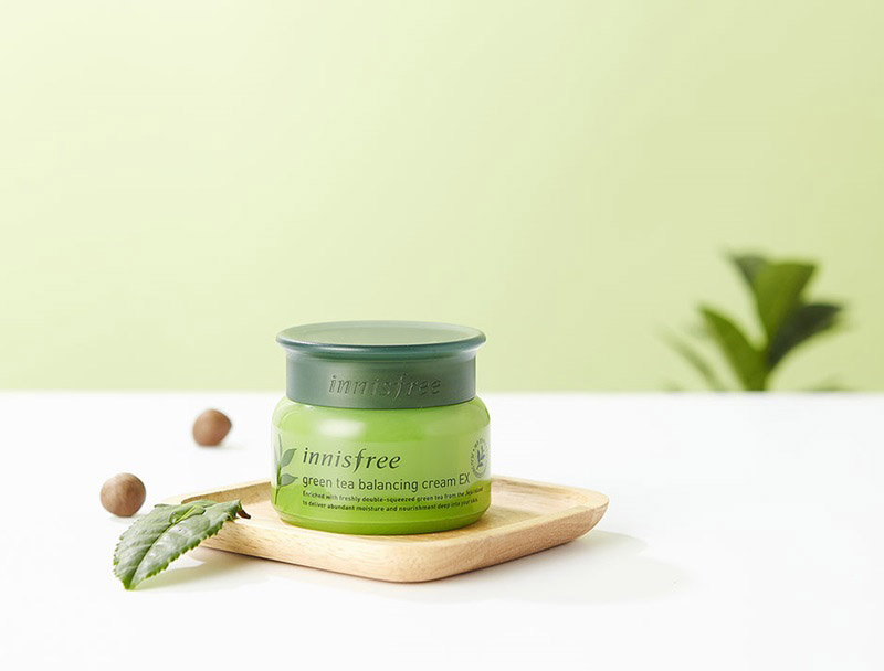 Kem trị nám sau sinh Innisfree Green Tea Balancing Cream EX giúp làm mờ thâm sạm, tàn nhang
