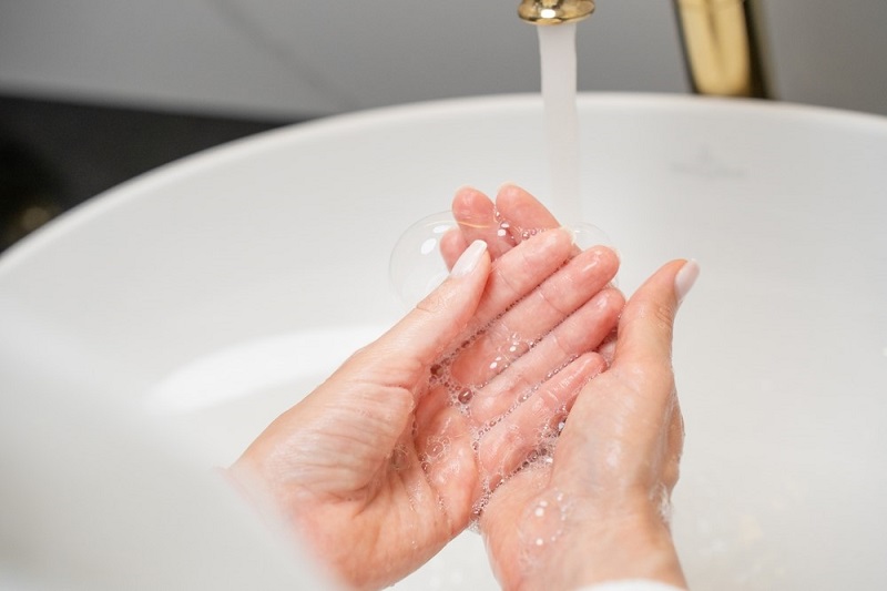 Lưu ý gì khi sử dụng thuốc nhỏ mắt của Pháp?