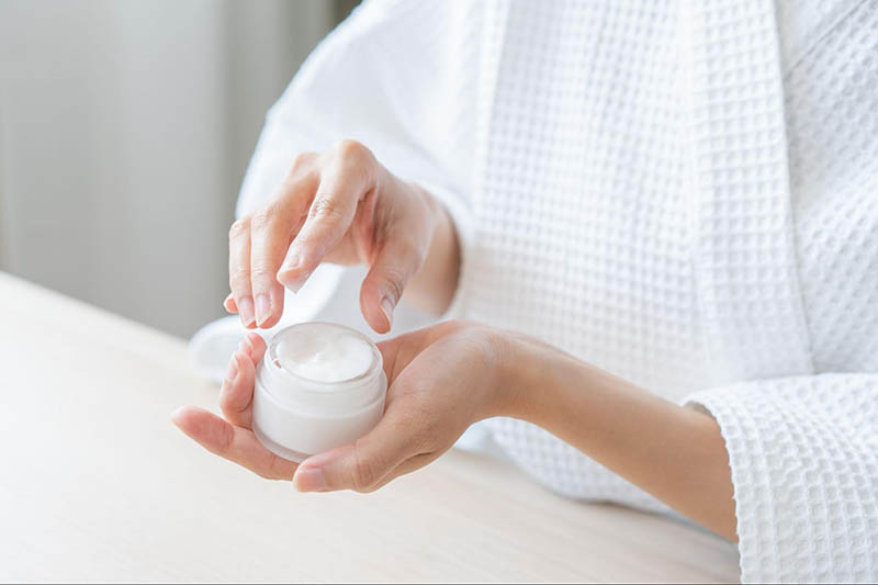 dùng kem đặc trị nám nông