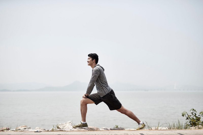Khởi động trước khi đi bộ để tránh chấn thương