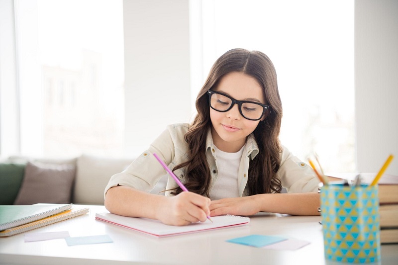 Mắt bị cận 2 độ có nên đi mổ mắt không?