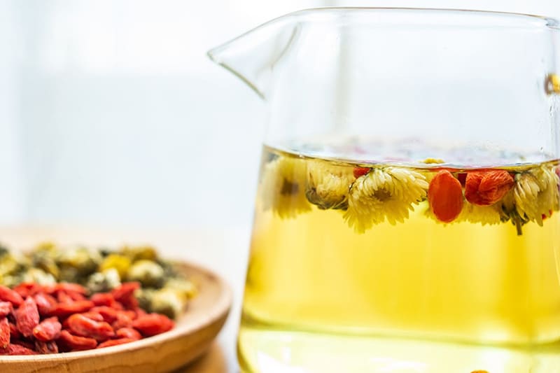kết hợp kỷ tử với trà hoa cúc đem lại nhiều lợi ích