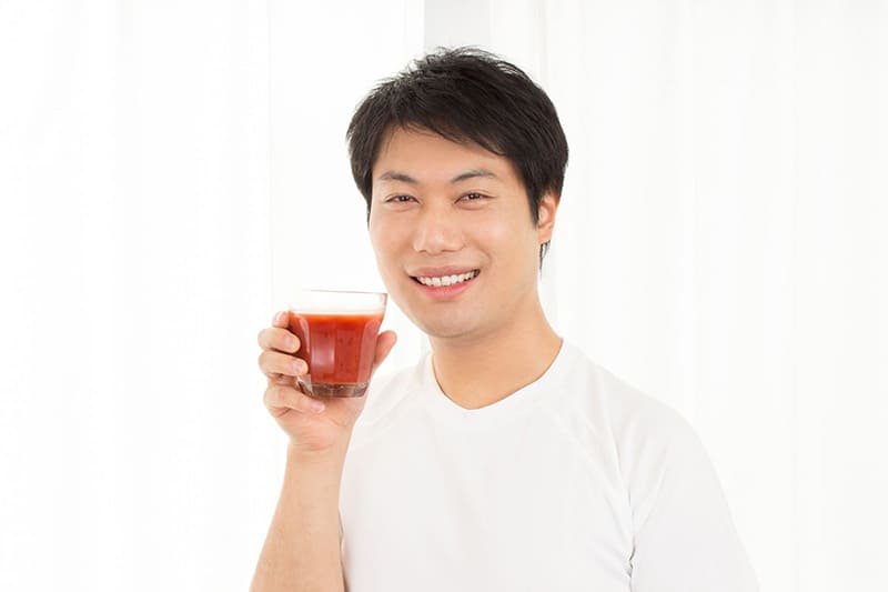 nam giới có thể uống nước ép cà chua