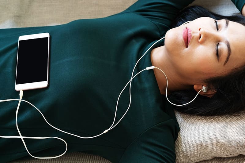 nhạc không lời đưa cơ thể vào trạng thái thư giãn