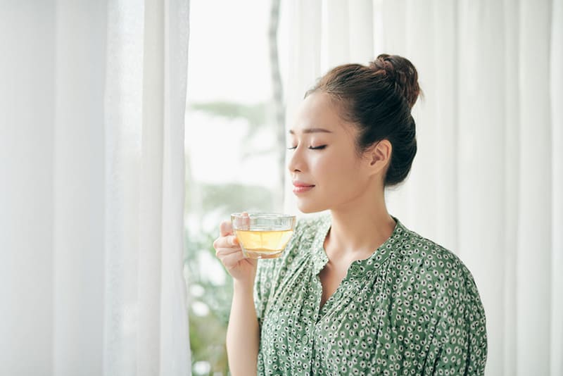 uống trà sen hỗ trợ phòng ngừa tim mạch, đột quỵ
