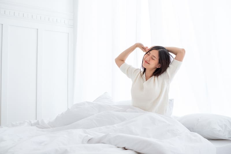 giấc ngủ chất lượng giúp cảm thấy sảng khoái, trần đầy năng lượng