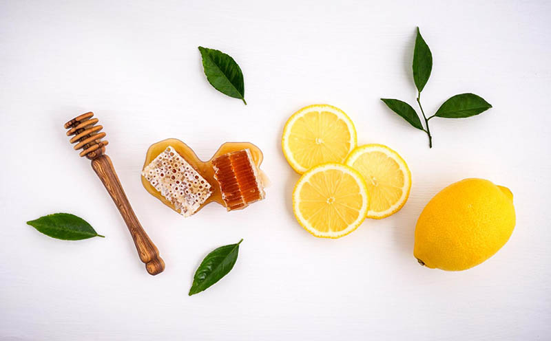 làm trắng da vùng dưới cánh tay với chanh