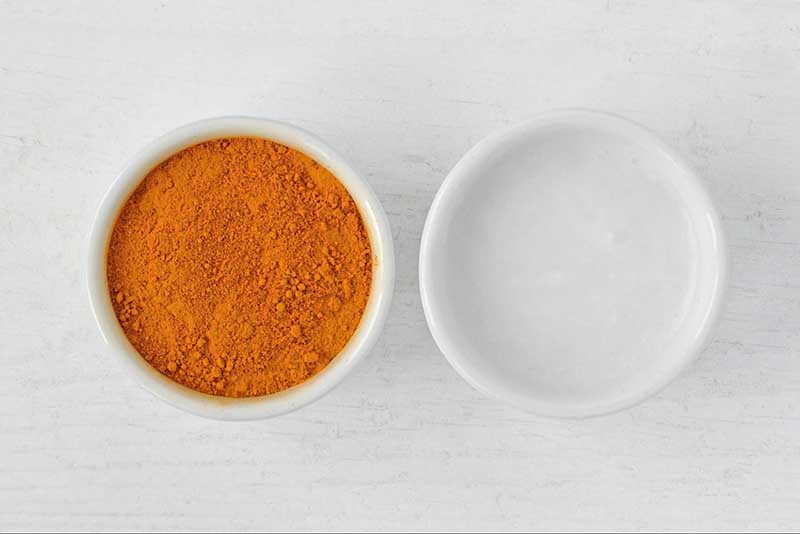 mẹo làm trắng da tay với dầu dừa và nghệ