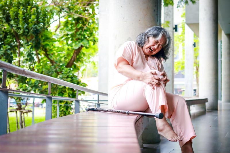 Viêm khớp nhiễm khuẩn ở người già