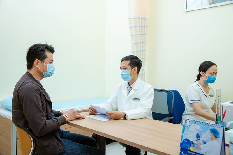 bác sĩ tư vấn thực đơn cho người mất ngủ