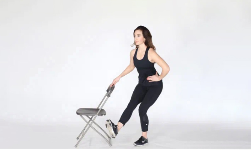 Bài tập hạ người nhún một chân