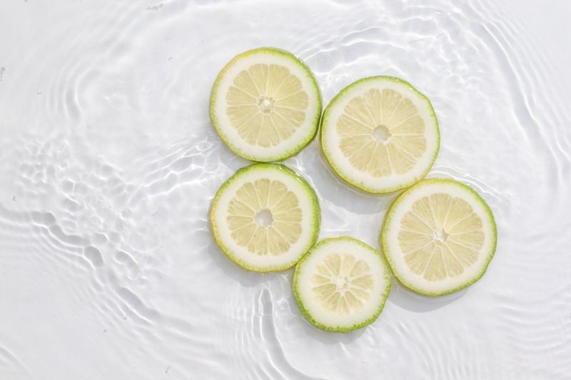 Cách làm trắng da tay trong 1 tuần bằng chanh