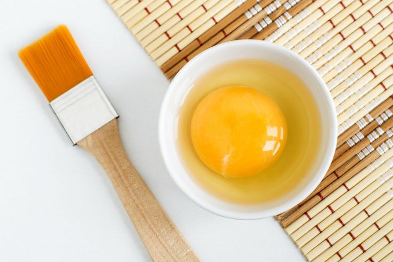 Dùng bia và trứng gà trị nám
