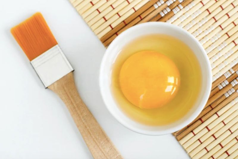 đắp mặt nạ với lòng trắng trứng gà