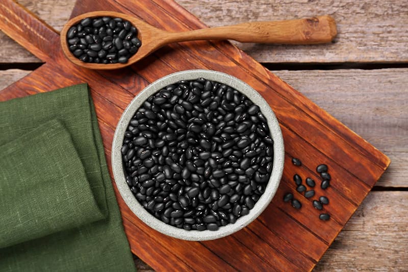 đậu đen còn tốt cho xương khớp, tim mạch và tiêu hóa