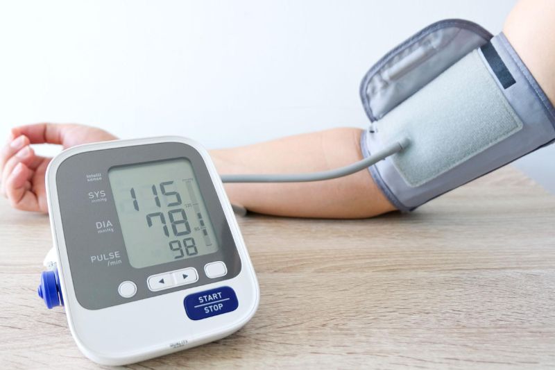 kiểm tra huyết áp chuẩn đoán bệnh hở van tim