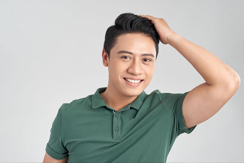 người đàn ông có mái tóc đẹp