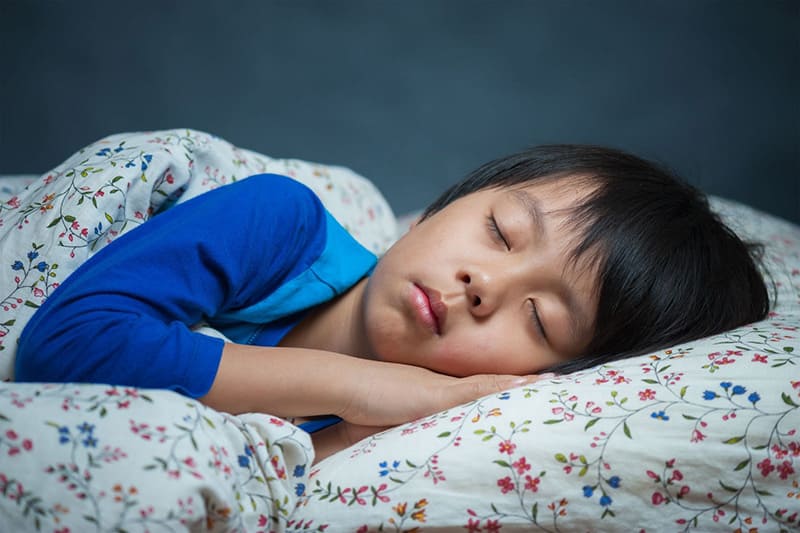 trẻ em nên ngủ từ 9-12h mỗi ngày