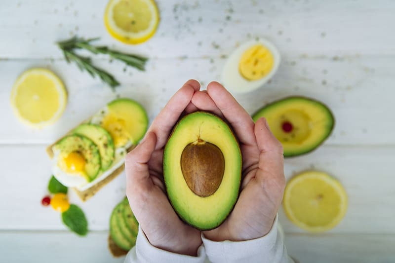 bơ có thể hỗ trợ cải thiện chức năng sinh lý nam