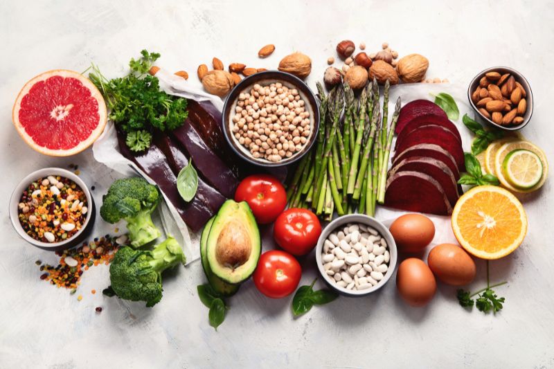 Phụ nữ tiền mãn kinh bị chóng mặt nên bổ sung thực phẩm giàu vitamin B6, vitamin B9, vitamin B12, sắt,... tốt cho hệ thần kinh và tuần hoàn máu.