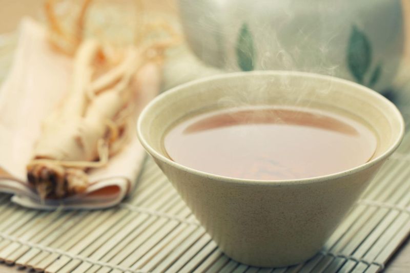 uống trà sâm hỗ trợ trị nám