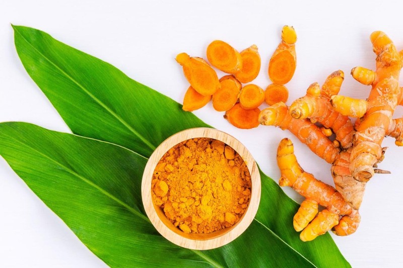 rau má với nghệ trị nám