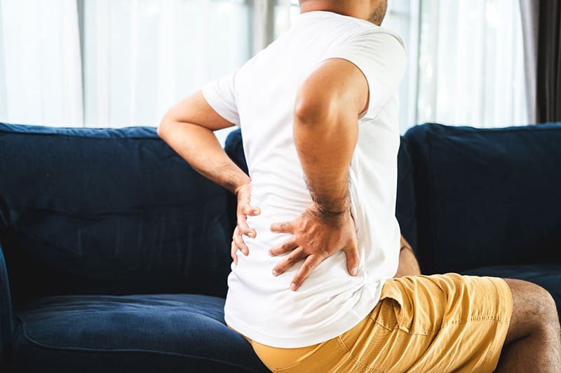 cơn đâu có thể ảnh hưởng tư thế quan hệ