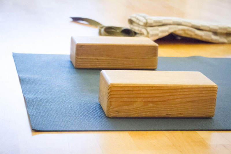 Dụng cụ hỗ trợ tập luyện Yoga
