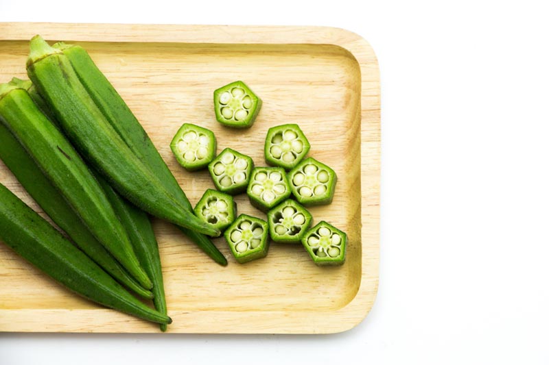 dùng đậu bắp ủ tóc