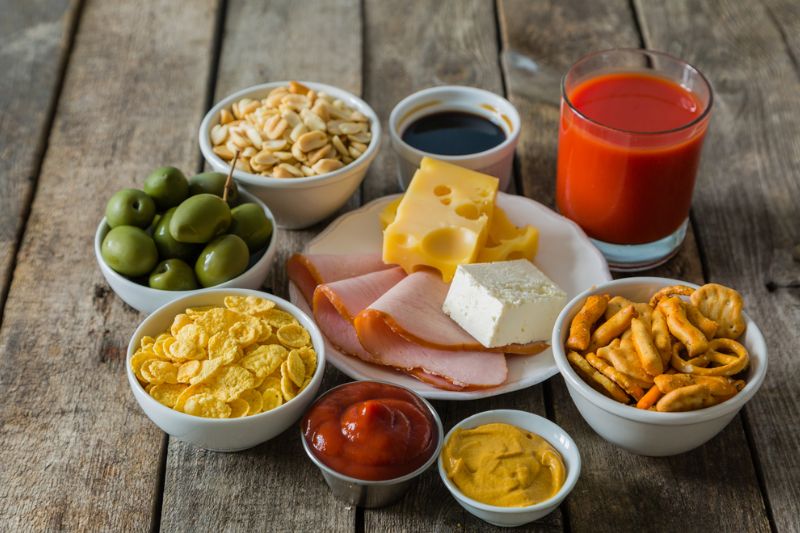 thực phẩm nhiều natri không tốt cho người bệnh tim