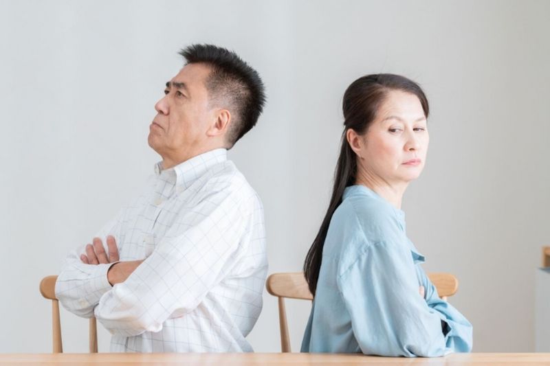 Suy giảm ham muốn tình dục là triệu chứng điển hình của dấu hiệu mãn kinh ở nữ.