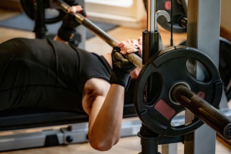 tập tạ góp phần tăng sản sinh testosterone