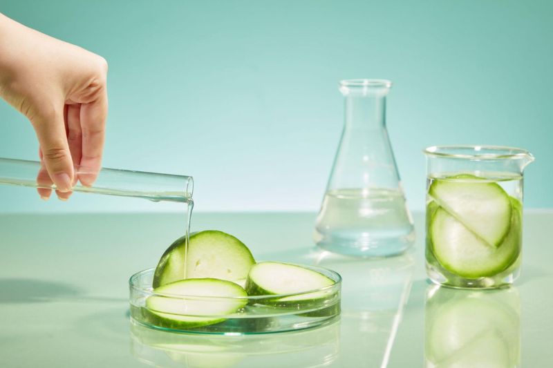 dùng hỗn hợp rượu trắng, bí đao trị nám