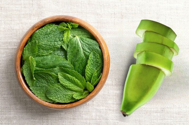 dùng lá bạc hà kết hợp chuối xanh trị nám