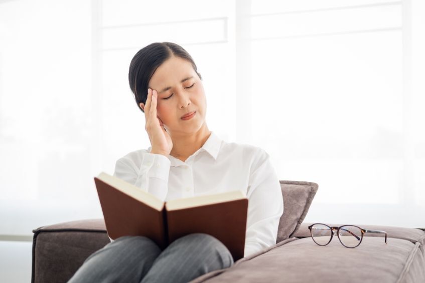 Cảm giác lo âu, buồn bã thường tăng lên khi bước vào độ tuổi mãn kinh của phụ nữ.