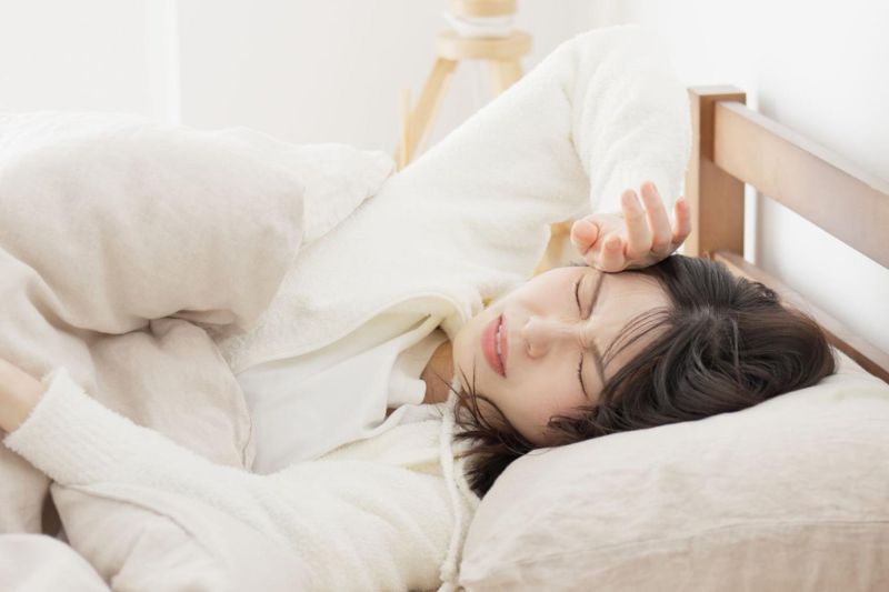 Cơn bốc hỏa đột ngột, vã mồ hôi là triệu chứng điển hình của tiền mãn kinh tuổi 38.