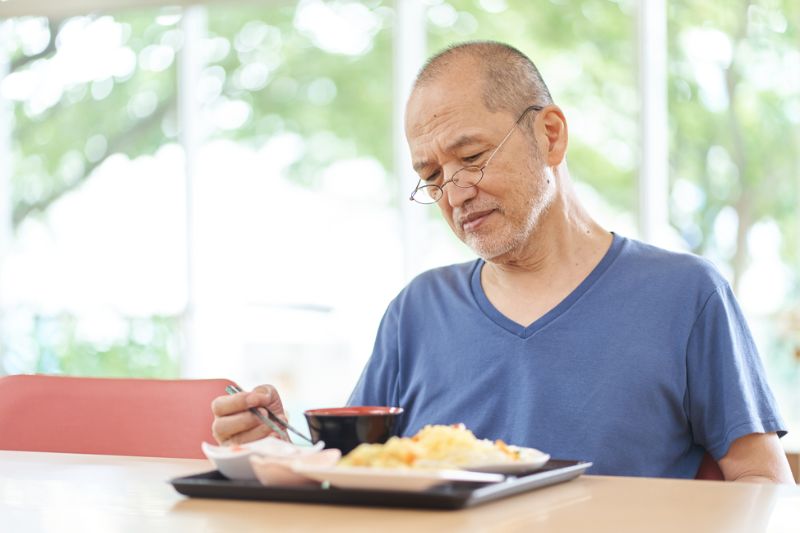 cảm giác no sớm là dấu hiệu suy tim nhẹ