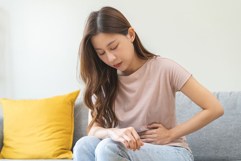 hành tây có thể gây ra đau bụng, ợ nóng