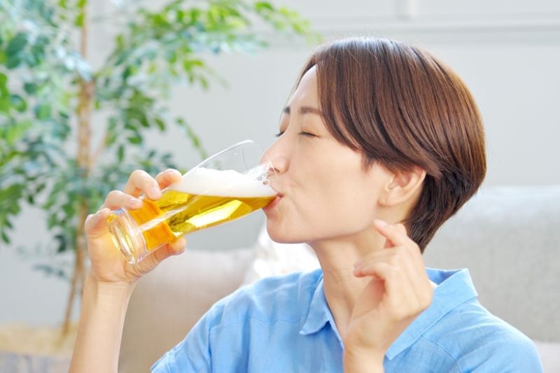 Phụ nữ mãn kinh còn ham muốn không? Phụ nữ mãn kinh còn ham muốn nếu không hút thuốc, uống rượu bia quá mức.