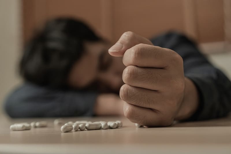 lạm dụng các chất gây nghiện ảnh hưởng đến sự cương cứng