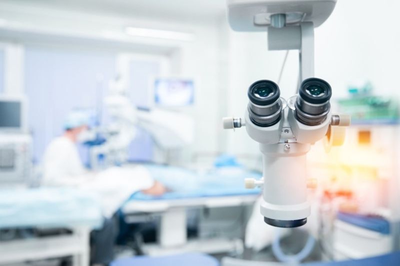 Loạn thị 4 độ mổ được không? Bị loạn thị 4 độ có thể mổ bằng các phương pháp phẫu thuật khúc xạ phổ biến như LASIK,  LASEK, PRK,..