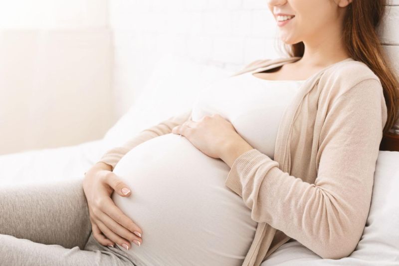 Loạn thị bẩm sinh có thể xảy ra do di truyền và nhiều yếu tố khác.