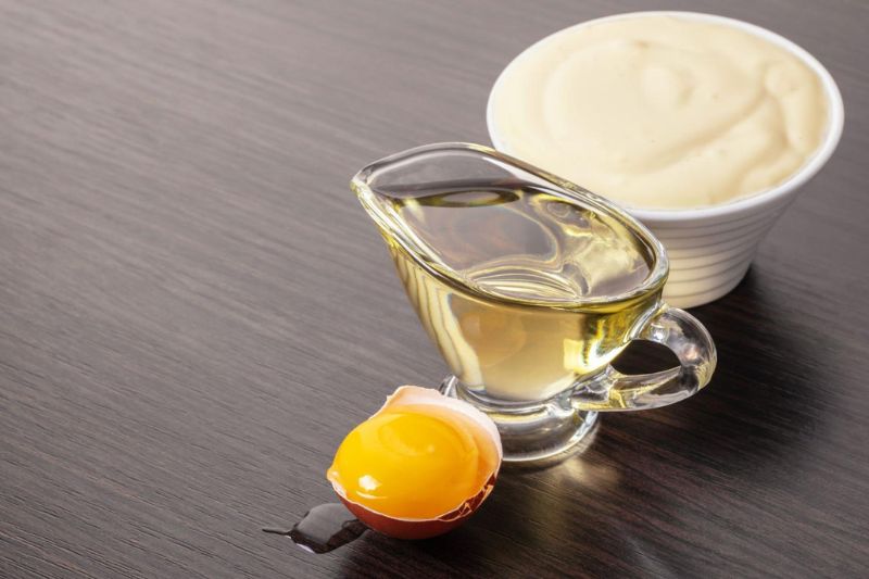 mặt nạ sữa ong chúa với trứng gà trị nám