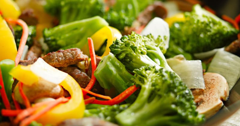 nên kết hợp thịt bò với các loại rau củ