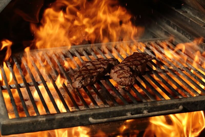 thịt bò nướng không tốt cho bệnh gan