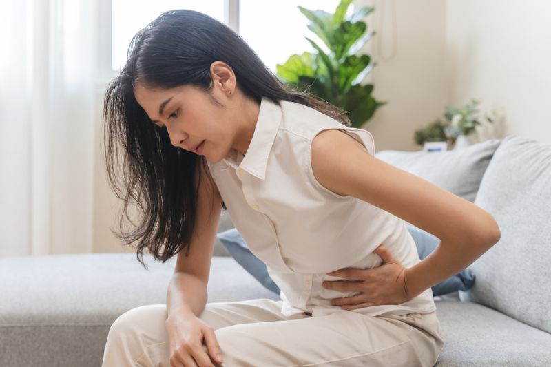 Phụ nữ tiền mãn kinh nên bổ sung gì? Giai đoạn tiền mãn kinh bắt đầu ở độ tuổi 40, nhưng phụ nữ nên bổ sung bổ sung các loại tinh chất thảo dược, vitamin và khoáng chất sớm hơn nếu cơ thể xuất hiện các triệu chứng lão hóa, khó chịu. Và tiếp tục bổ sung trong giai đoạn tiền mãn kinh và mãn kinh để hỗ trợ sức khỏe.