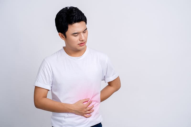 uống rau diếp cá lúc đói dẫn đến đau bụng khó chịu