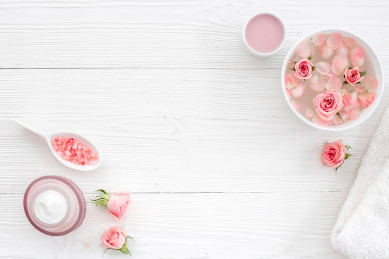 nước hoa hồng xông mặt trị nám